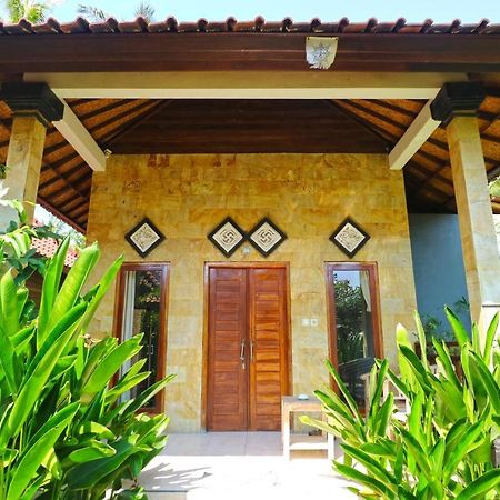 Nyoman Guesthouse And Grill Nusa Lembongan  Ngoại thất bức ảnh