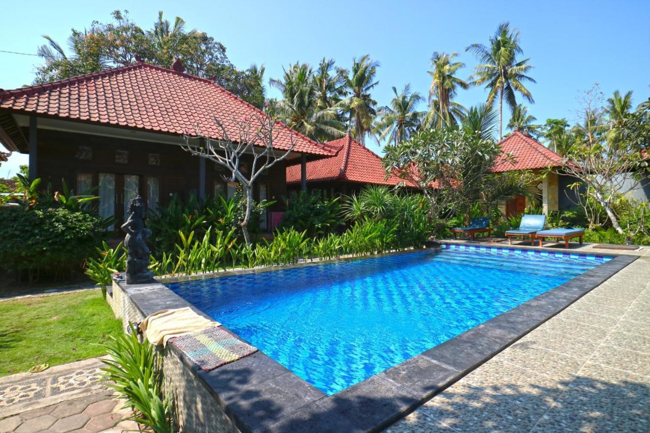Nyoman Guesthouse And Grill Nusa Lembongan  Ngoại thất bức ảnh