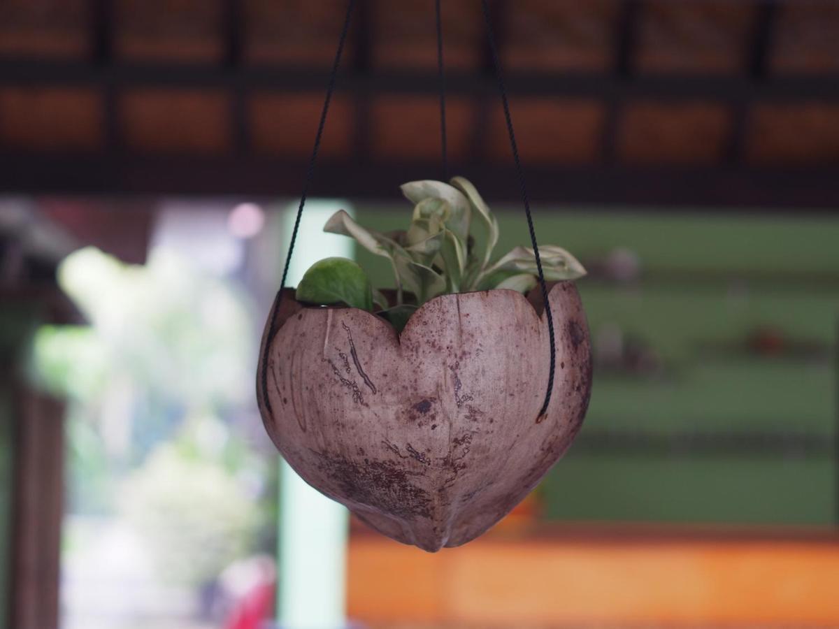 Nyoman Guesthouse And Grill Nusa Lembongan  Ngoại thất bức ảnh