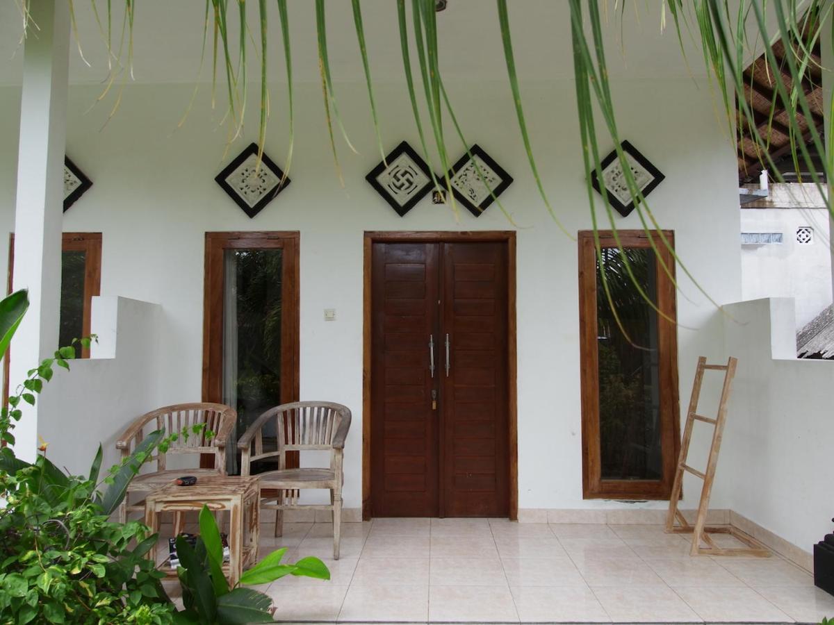 Nyoman Guesthouse And Grill Nusa Lembongan  Ngoại thất bức ảnh
