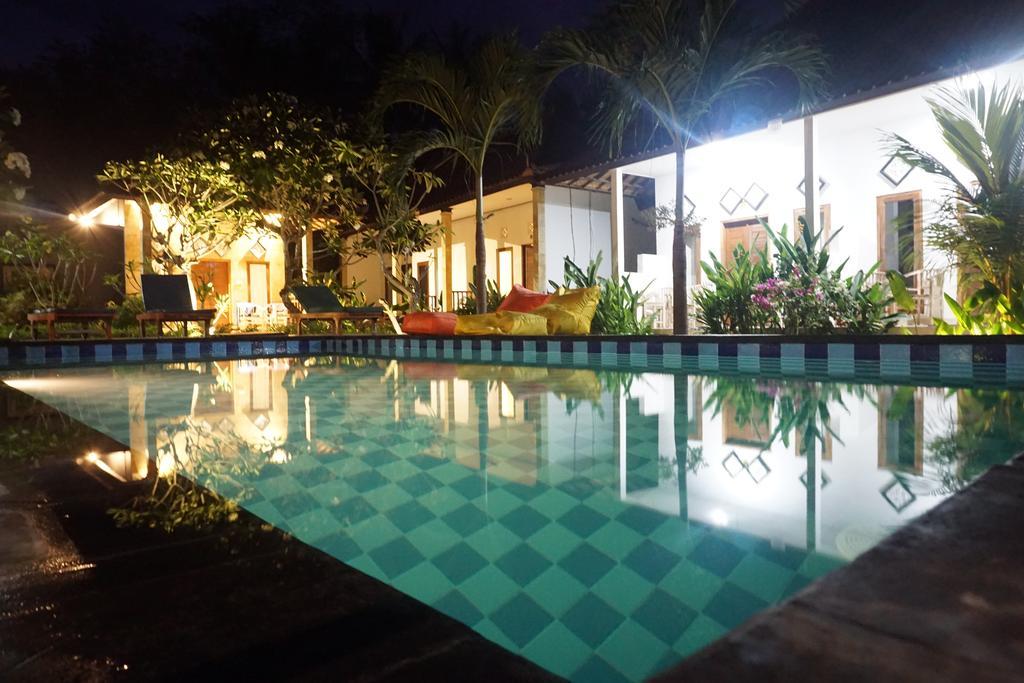 Nyoman Guesthouse And Grill Nusa Lembongan  Ngoại thất bức ảnh
