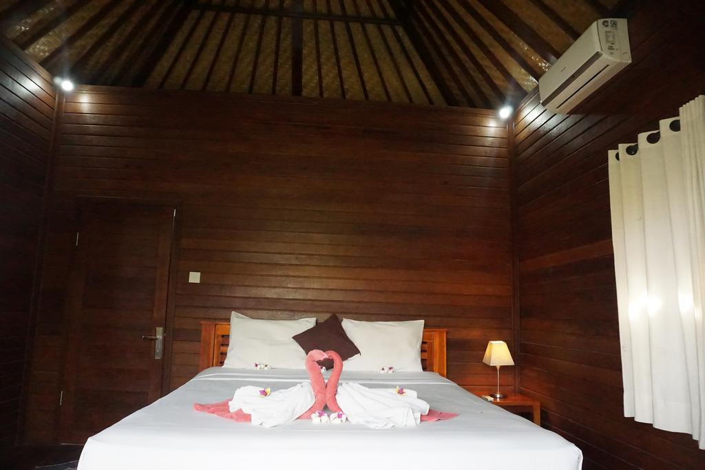 Nyoman Guesthouse And Grill Nusa Lembongan  Ngoại thất bức ảnh