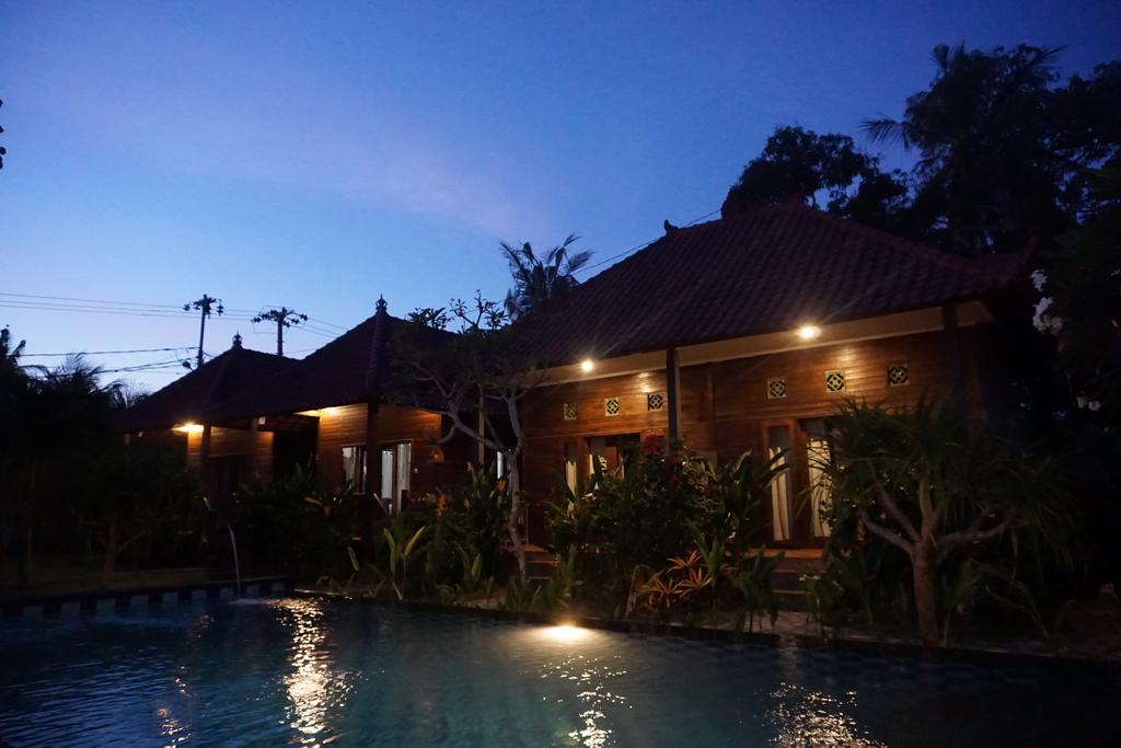 Nyoman Guesthouse And Grill Nusa Lembongan  Ngoại thất bức ảnh