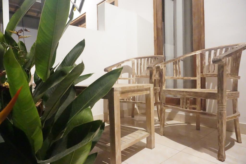 Nyoman Guesthouse And Grill Nusa Lembongan  Ngoại thất bức ảnh